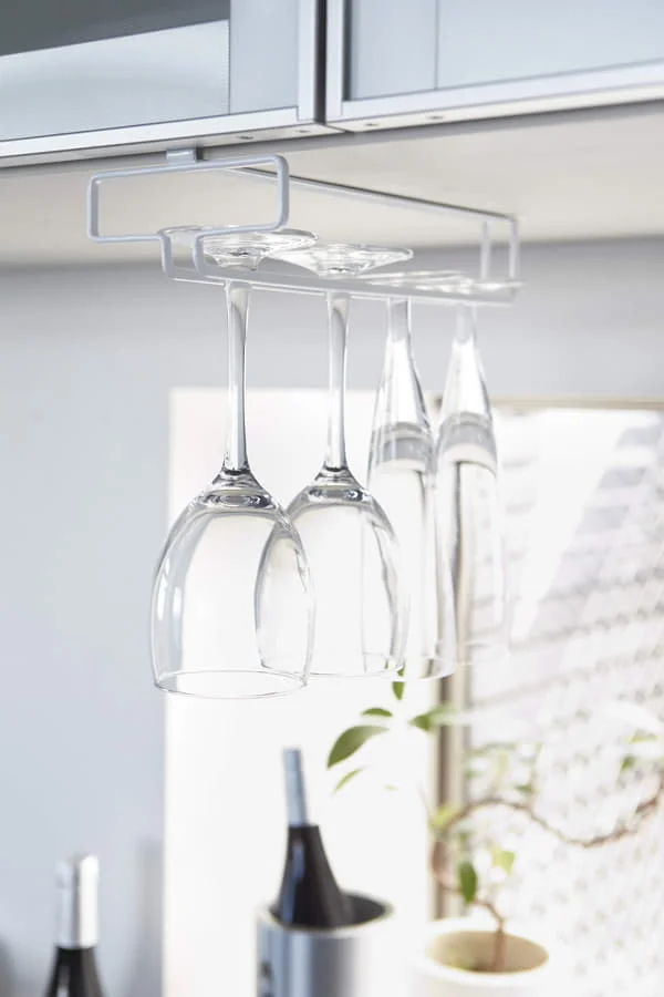 Hanging wine glasses racks
